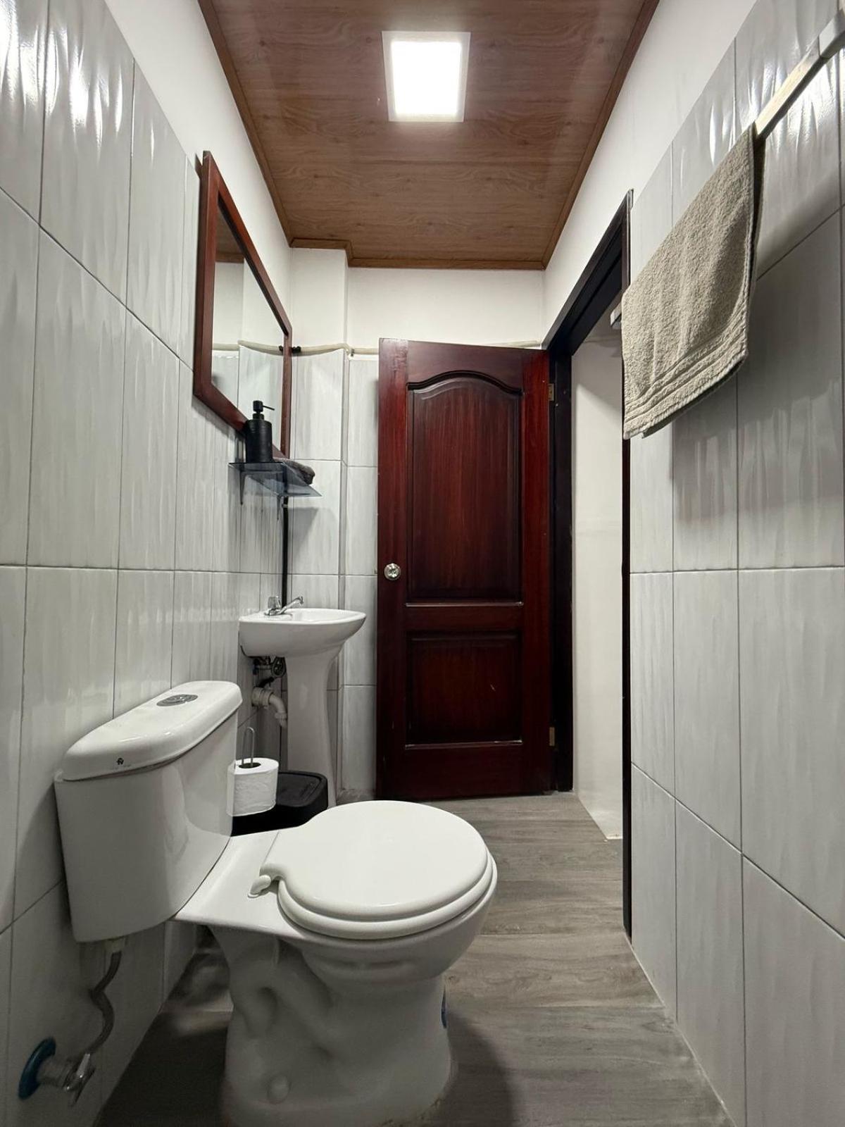 Bunker593 Inn Тена Экстерьер фото